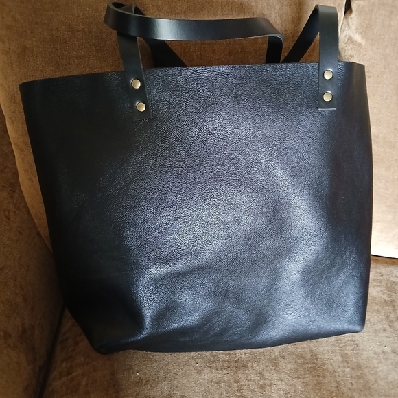NIB Portland Leather Oversized Pebbled Leather Black Classic Tote. - Picture 2 of 5
